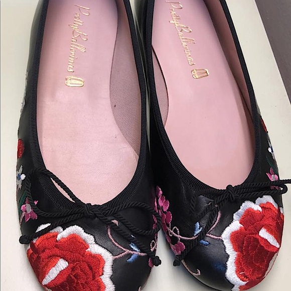 EUROPEAN FASHION: PRETTY BALLERINAS with floral sawed in pattern, NWT - Picture 2 of 4